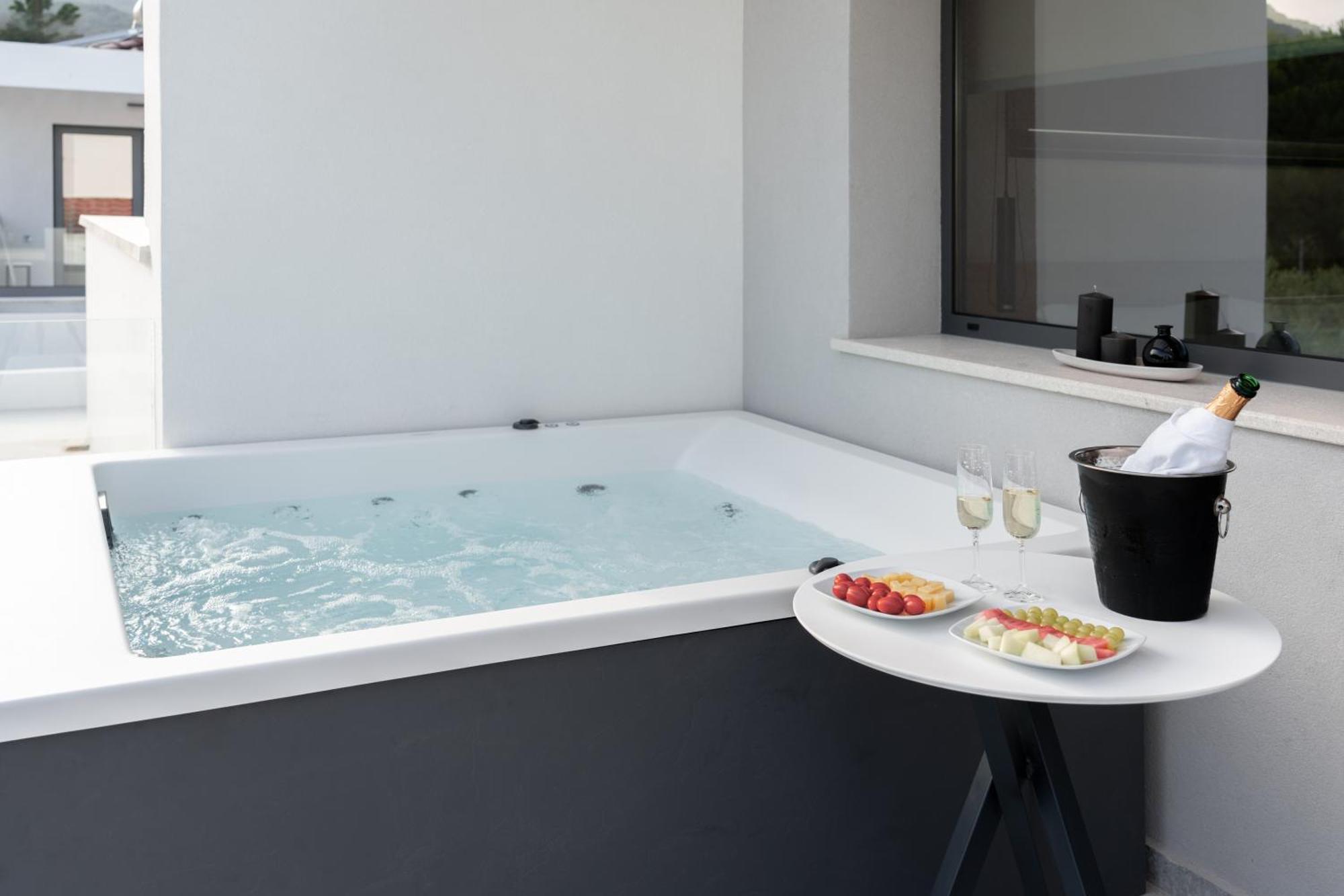 Sealuxe Living Aparthotel Nea Iraklitsa Exterior foto